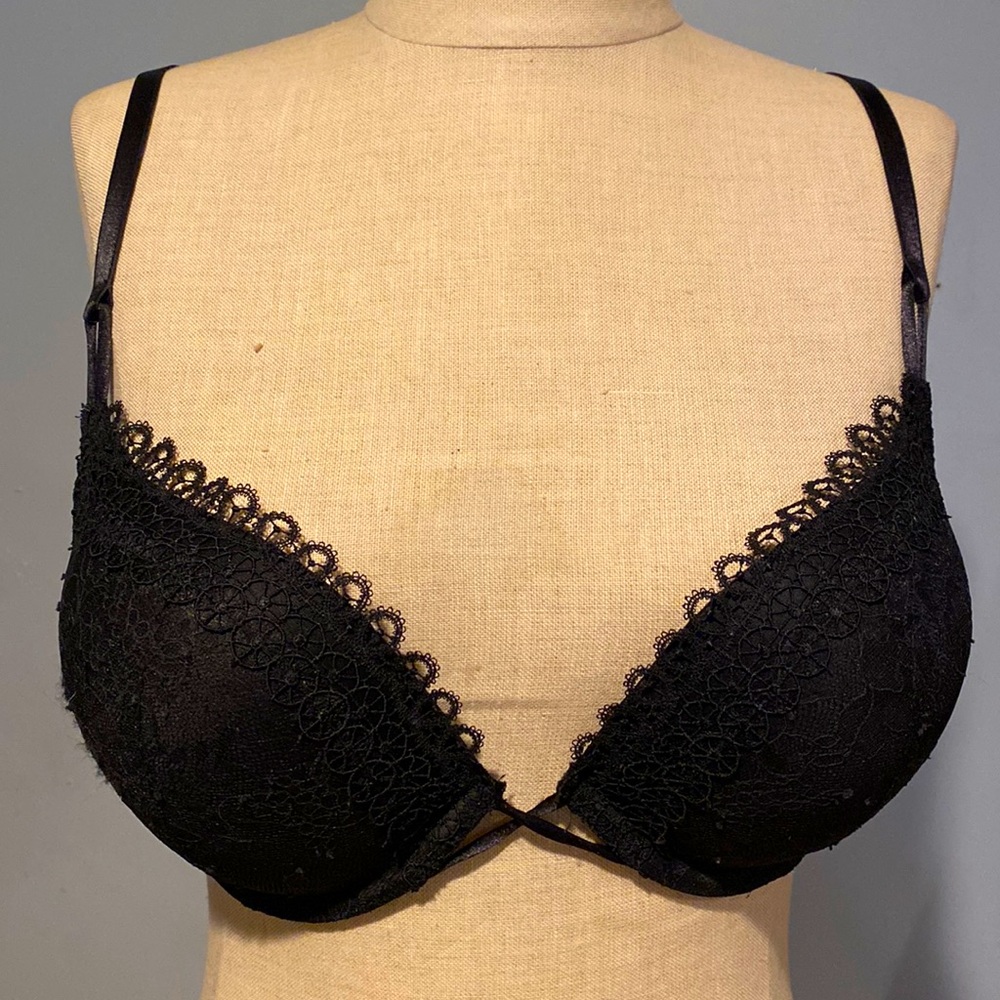 Victorias Secrets bombshell bra